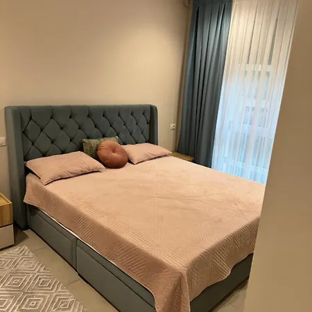 Sanpjetrobooking * Plazhi San Pietro