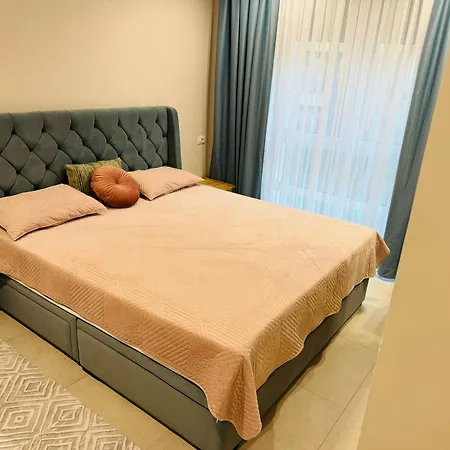 Sanpjetrobooking * Plazhi San Pietro